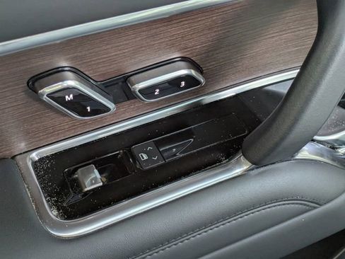 Used 2023 Land Rover Range Rover Long Wheelbase SE image 20