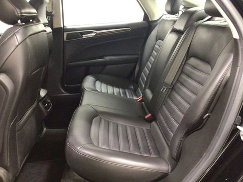 Used 2016 Ford Fusion SE w/ Equipment Group 202A image 21