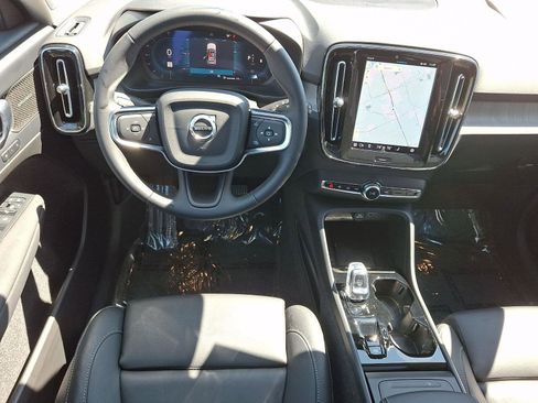 Certified 2025 Volvo XC40 B5 Ultra AWD/4WD image 12