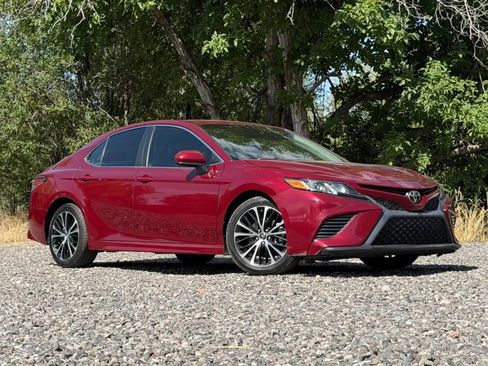 Used 2018 Toyota Camry SE w/ Protection Package (Q2) FWD image 1