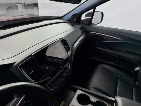 Used 2025 Honda Passport EX-L image 6