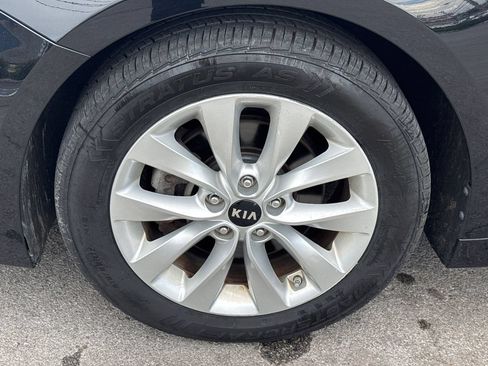 Used 2018 Kia Optima S FWD image 11