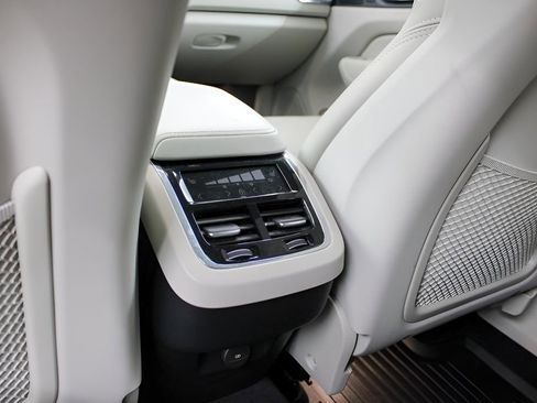 Certified 2023 Volvo XC60 B5 Ultimate w/ Climate Package image 12