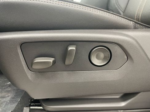 New 2026 Chevrolet Silverado 1500 High Country w/ High Country Premium Package AWD/4WD image 11