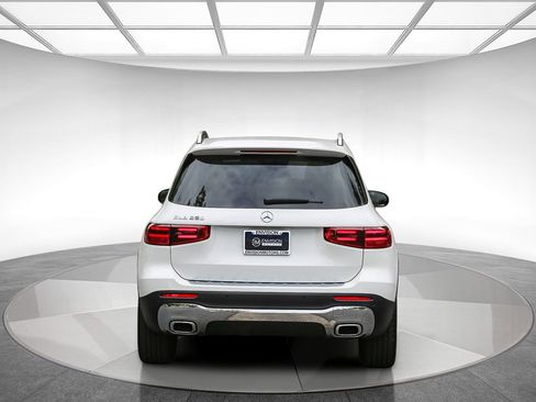New 2026 Mercedes-Benz GLB 250 image 3