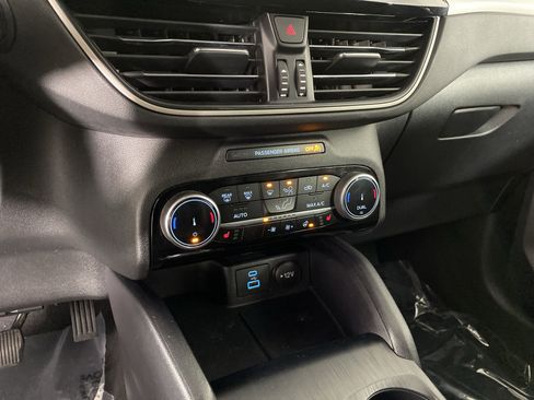 Used 2022 Ford Escape SEL image 30