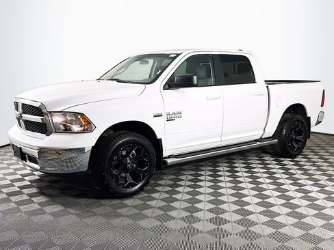 Used 2019 RAM 1500 Classic SLT image 4