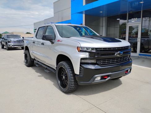 Used 2021 Chevrolet Silverado 1500 LT Trail Boss w/ Convenience Package II AWD/4WD image 3