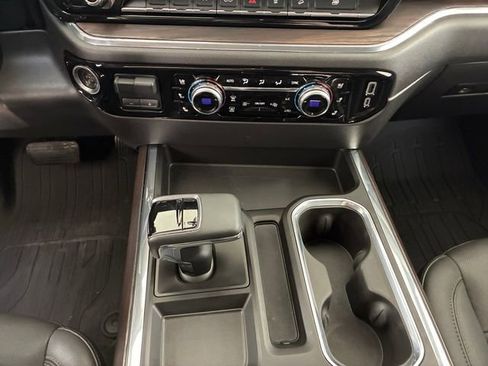 Used 2024 GMC Sierra 1500 SLT w/ SLT Premium Plus Package AWD/4WD image 21