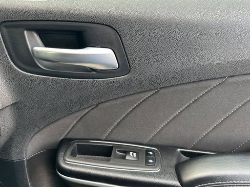 Used 2022 Dodge Charger SXT image 18