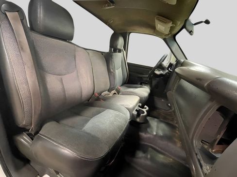 Used 2005 Chevrolet Silverado 3500 2WD Regular Cab w/ Heavy-Duty Power Package image 15