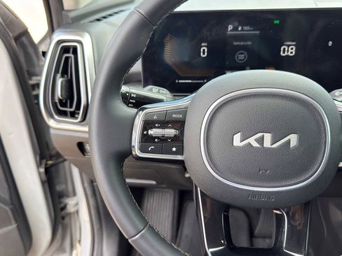 Certified 2024 Kia Sorento S w/ Panoramic Sunroof Package AWD/4WD image 17