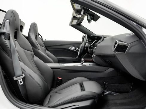 Used 2024 BMW Z4 M40i w/ Premium Package RWD image 26