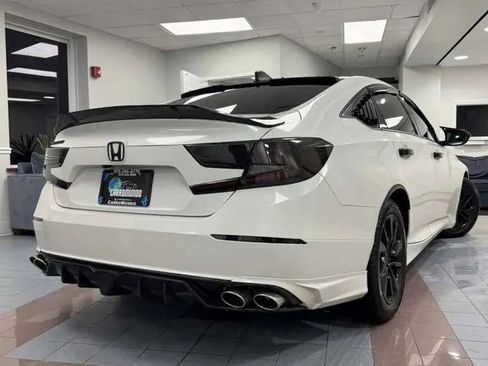 Used 2018 Honda Accord LX image 6