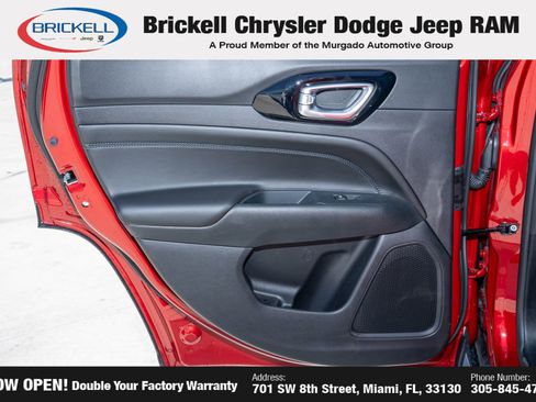 Used 2026 Jeep Compass Latitude AWD/4WD image 11