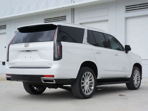 Used 2022 Cadillac Escalade Premium Luxury image 12