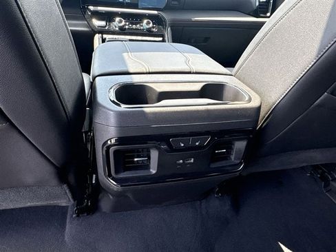 Certified 2023 GMC Sierra 1500 AT4 w/ AT4 Premium Package AWD/4WD image 22