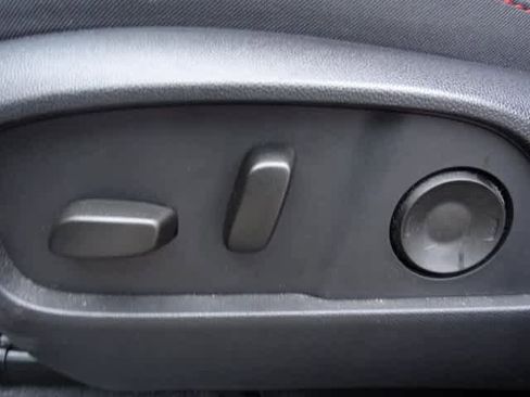 Used 2025 Chevrolet Equinox RS w/ Safety and Technology Package image 8