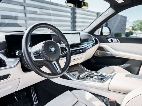 Used 2024 BMW X7 M60i w/ Executive Package AWD/4WD image 2