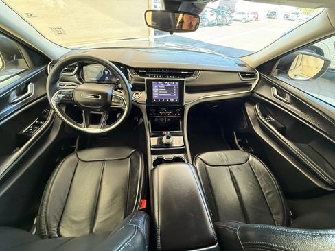 Used 2023 Jeep Grand Cherokee L Laredo image 23