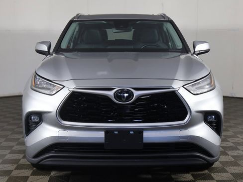 Used 2020 Toyota Highlander XLE image 12