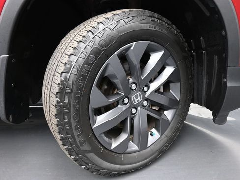 Used 2025 Honda Ridgeline Sport image 38