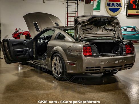 Used 2005 Ford Mustang GT image 3