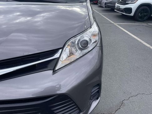 Used 2020 Toyota Sienna LE image 13