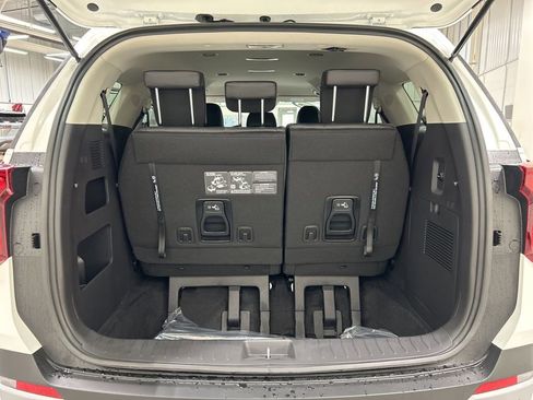 New 2026 Kia Carnival FWD image 28