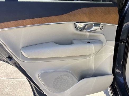 Used 2022 Volvo XC90 T6 Momentum w/ Advanced Package image 23