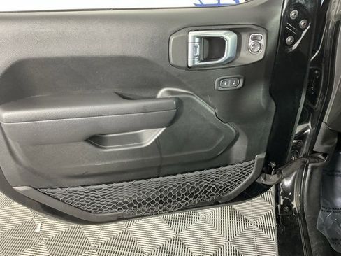 Used 2023 Jeep Wrangler Sport S image 6