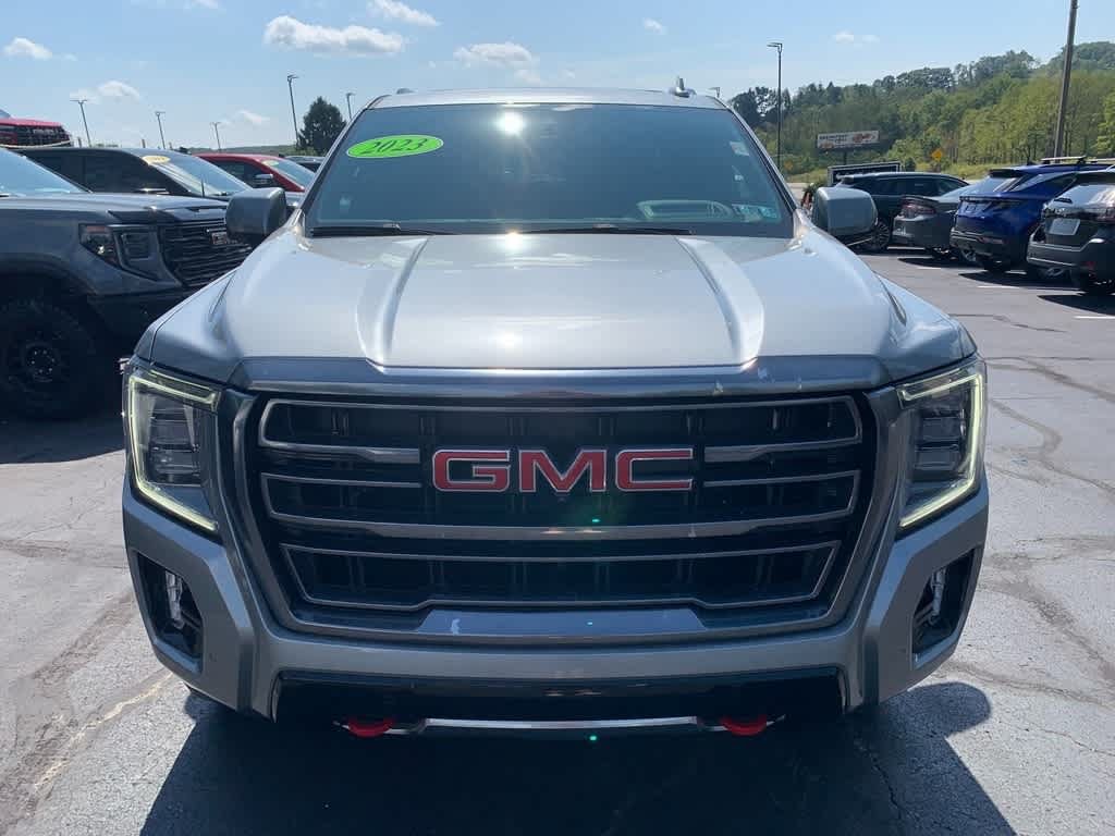 Used 2023 GMC Yukon XL AT4 w/ AT4 Premium Plus Package AWD/4WD image 7