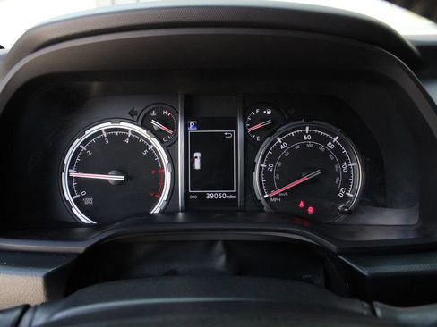 Used 2021 Toyota 4Runner TRD Off-Road Premium w/ Moonroof Package AWD/4WD image 9