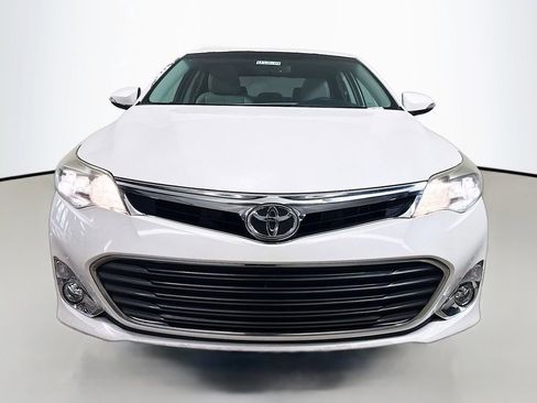 Used 2015 Toyota Avalon Limited image 2