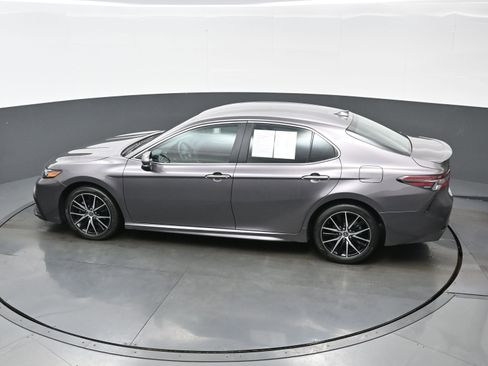 Used 2022 Toyota Camry SE FWD image 36