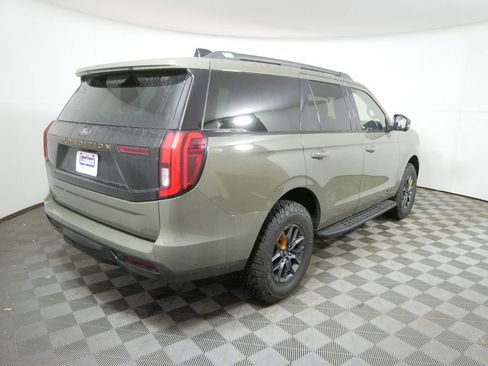 Used 2025 Ford Expedition Tremor image 3