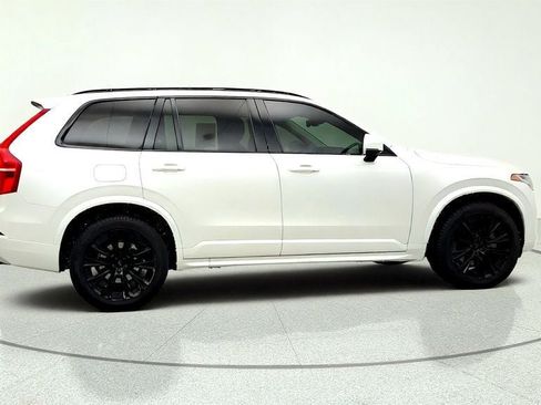 Used 2021 Volvo XC90 T6 Momentum AWD/4WD image 4