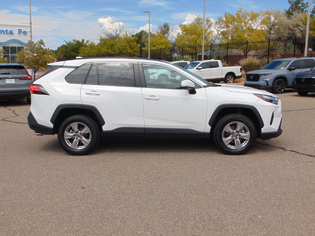 Used 2025 Toyota RAV4 XLE FWD image 3