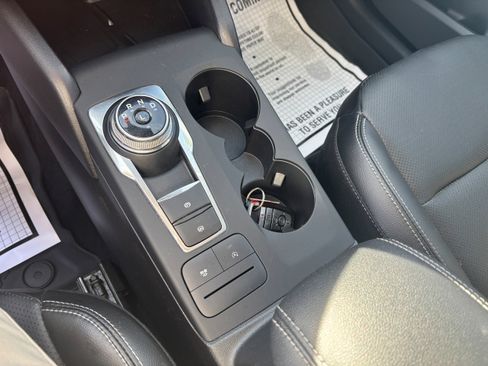 Used 2022 Ford Escape SEL w/ Technology Package image 13