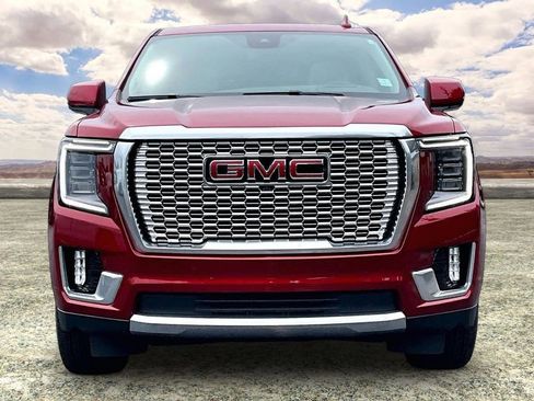 Used 2024 GMC Yukon XL Denali w/ Denali Reserve Package AWD/4WD image 2