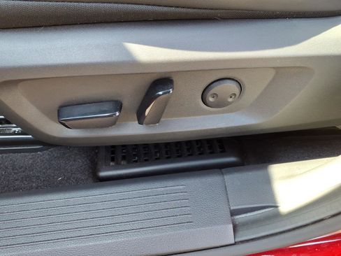 Used 2023 Nissan Rogue SV w/ SV Premium Package image 20