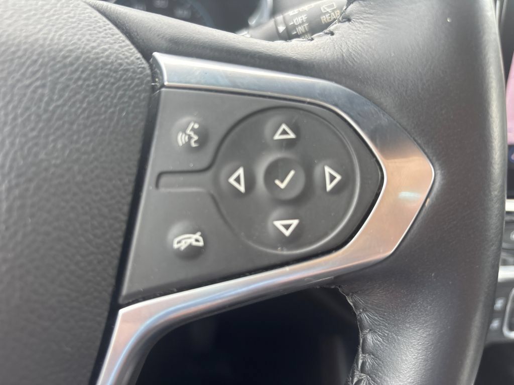 Used 2022 Chevrolet Traverse RS FWD image 23