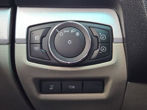 Used 2013 Ford Explorer XLT image 27