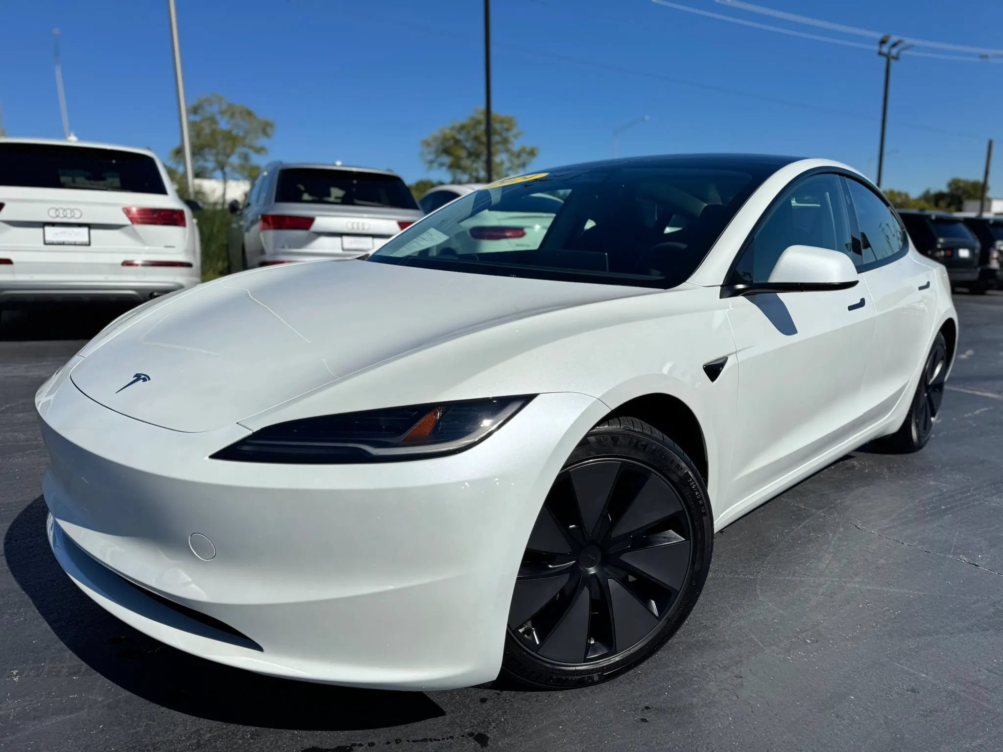 Used 2024 Tesla Model 3 Standard Range RWD image 1