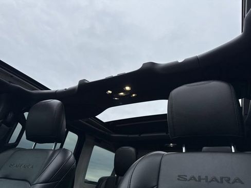 Used 2023 Jeep Wrangler Unlimited Sahara w/ Cold Weather Group AWD/4WD image 14