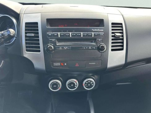 Used 2009 Mitsubishi Outlander XLS AWD/4WD image 30