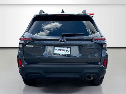 Used 2025 Subaru Forester Premium AWD/4WD image 6