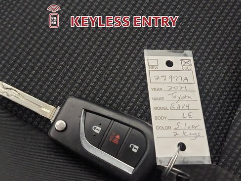 Used 2021 Toyota RAV4 LE image 28