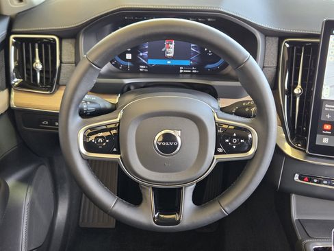 Used 2025 Volvo XC90 T8 Plus w/ Protection Package Premier image 33