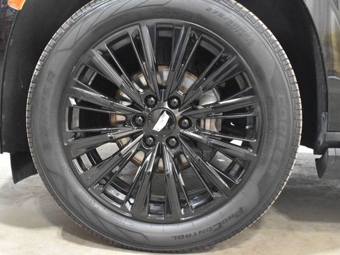 Used 2022 Cadillac Escalade ESV Sport w/ Touring Package AWD/4WD image 31